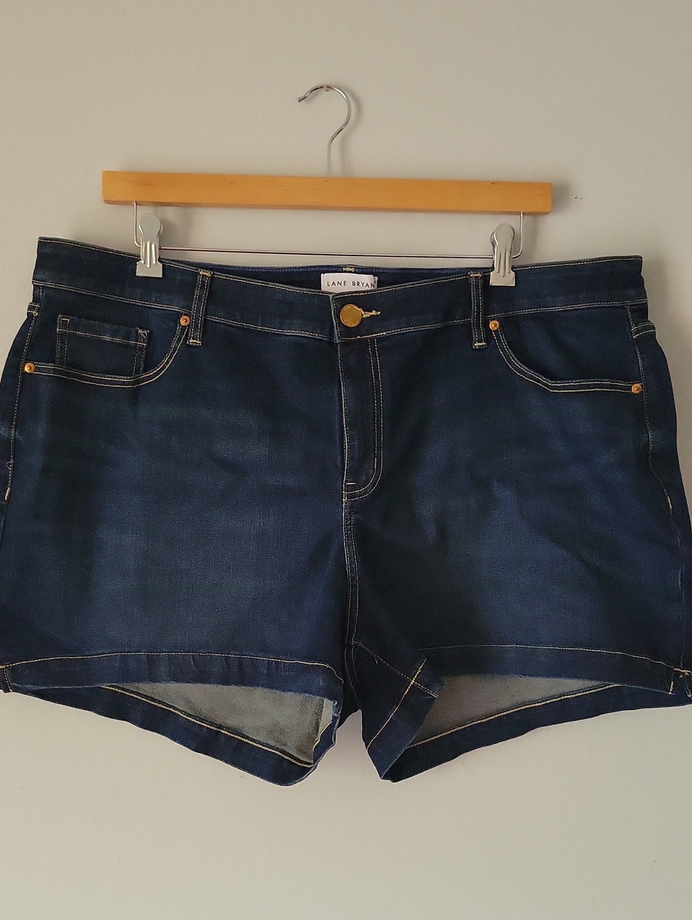 NWOT Lane Bryant Mid-Rise Signature Midi Denim Jean Shorts Size 24